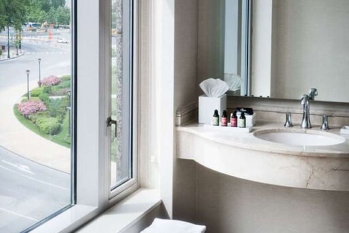 The Logan Philadelphia Curio Collection by Hilton