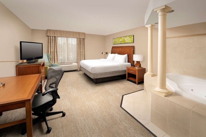 Room 18 of 33