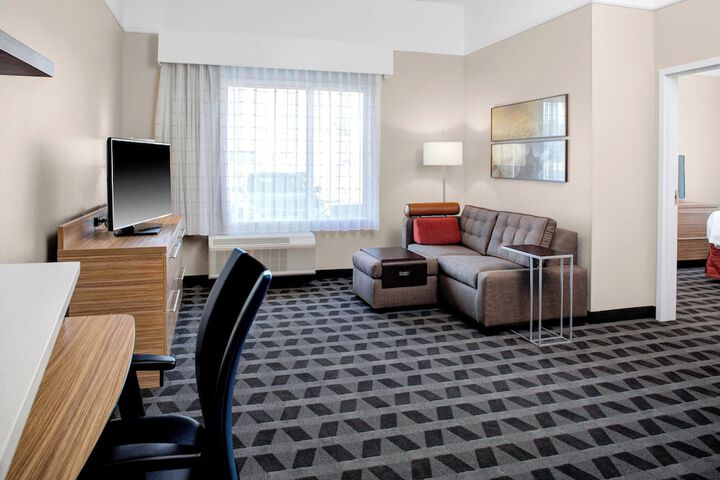 Room 11 of 19