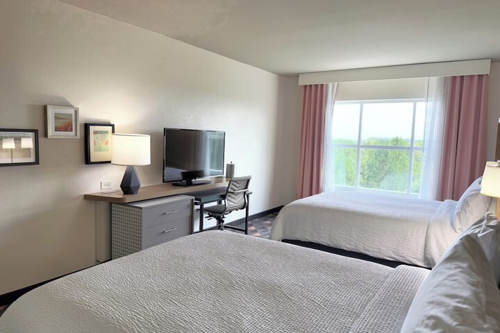 Holiday Inn & Suites Fayetteville W-Fort Bragg Area by IHG