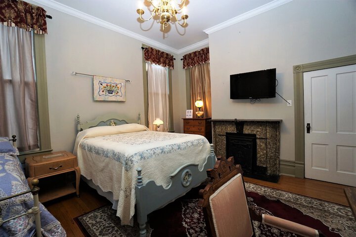 Room 51 of 73