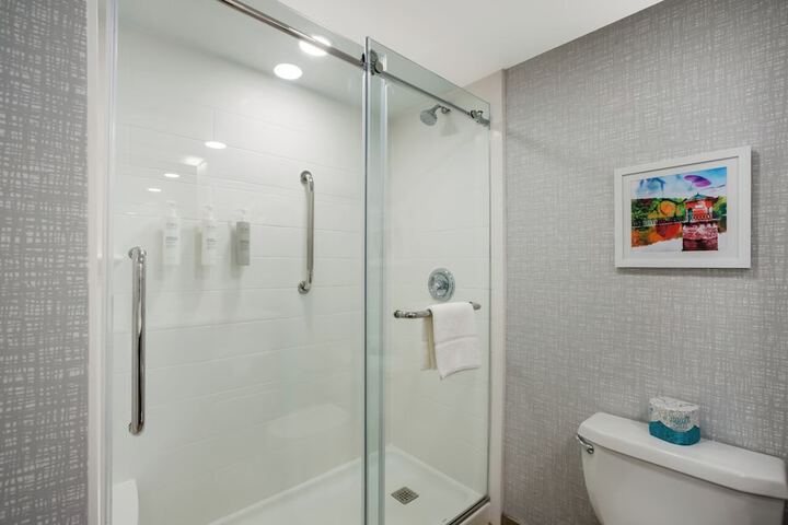 Hampton Inn by Hilton Philadelphia / Willow Grove