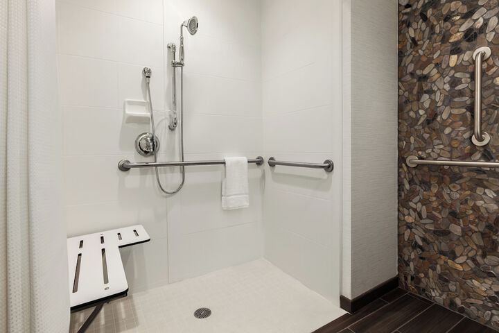 Room 25 of 40