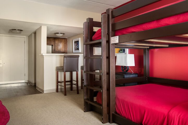 Room 27 of 61