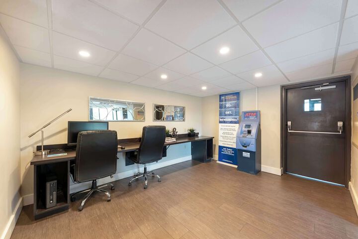 Business Center 34 of 34