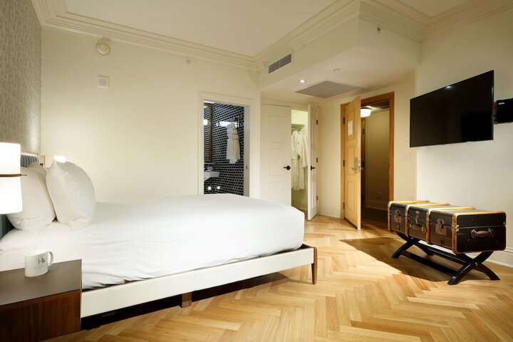 Room 27 of 58