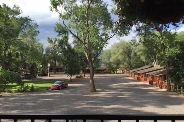 Austins Chuckwagon Lodge