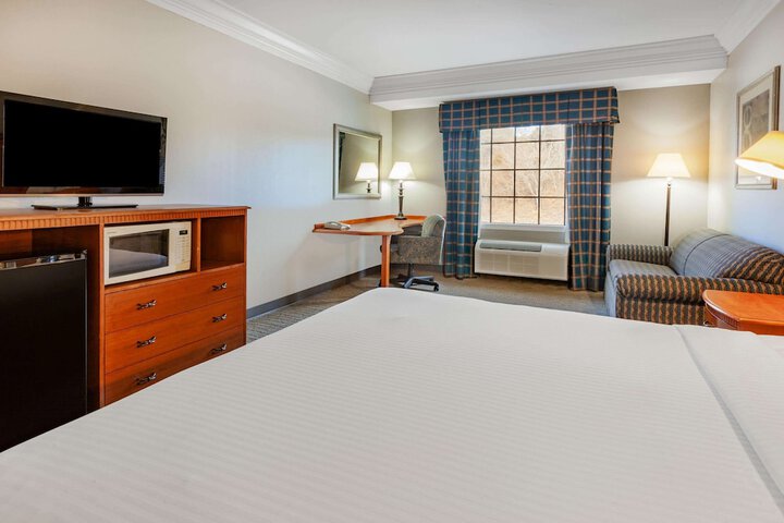 Room 14 of 38