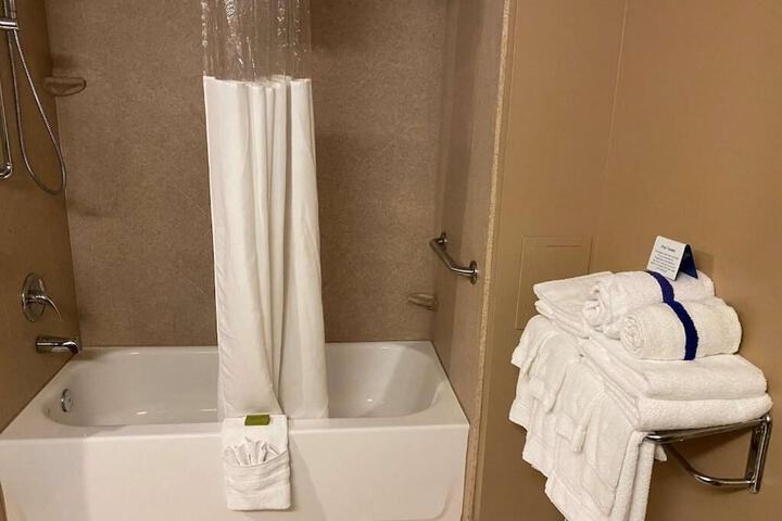 Room 9 of 45