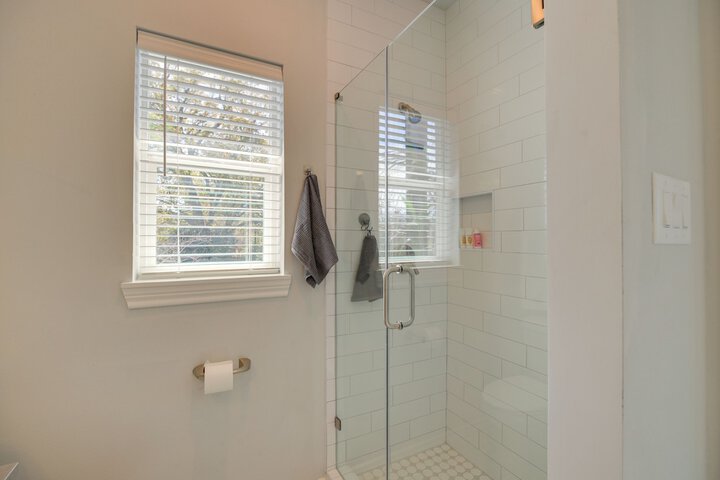 South Houston Townhome w / Patio & Gas Grill!