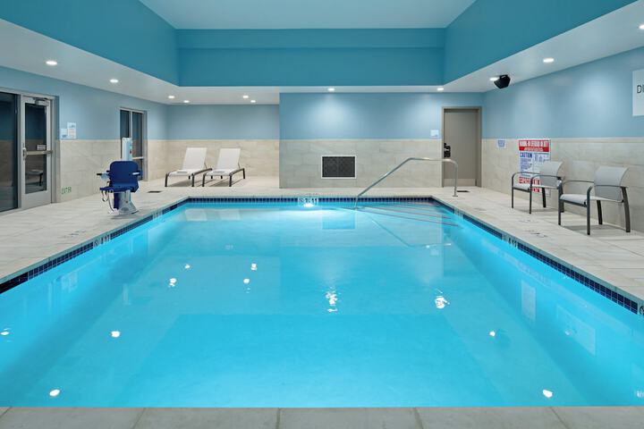 Holiday Inn Express and Suites Hollister by IHG