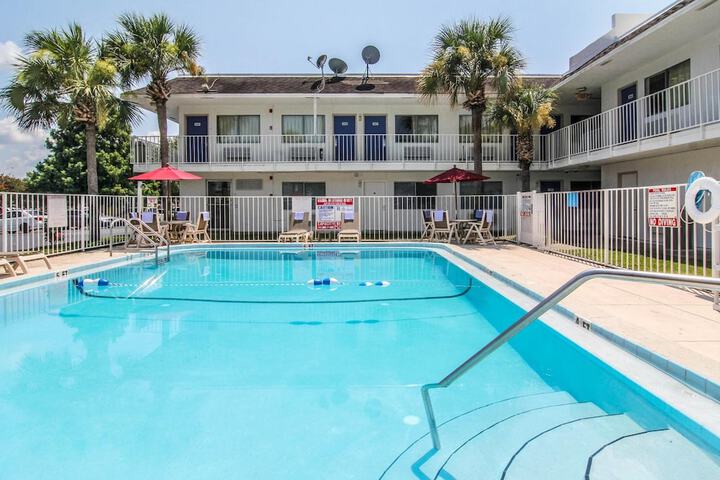 Pool 16 of 37