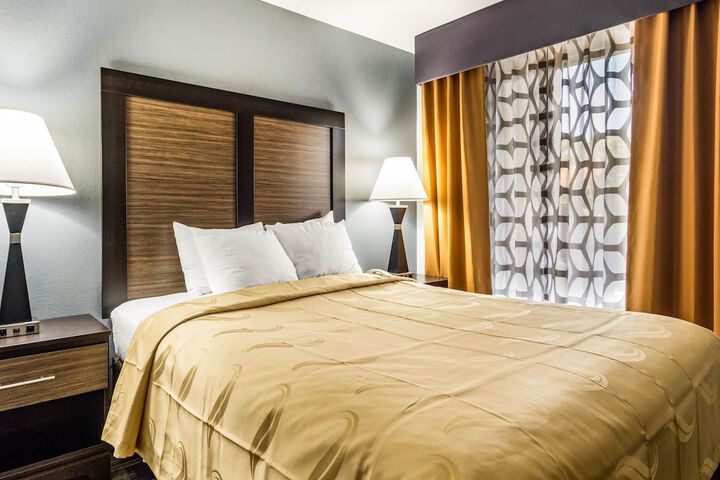 Room 21 of 28