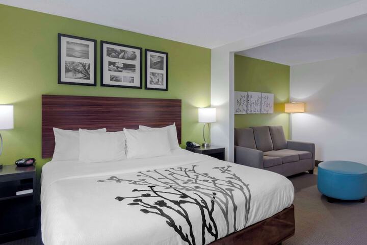 Room 17 of 31
