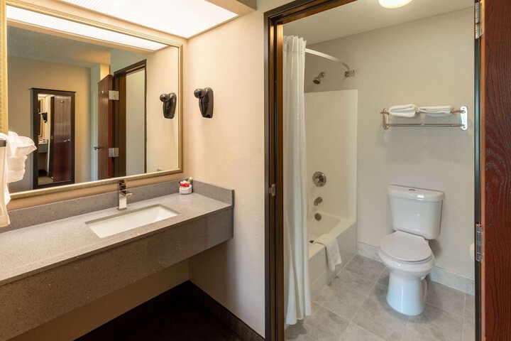 Super 8 by Wyndham Garland / Rowlett/East Dallas Area