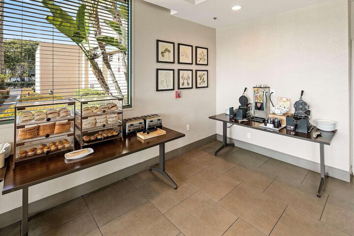 Breakfast/Coffee Service 27 of 35
