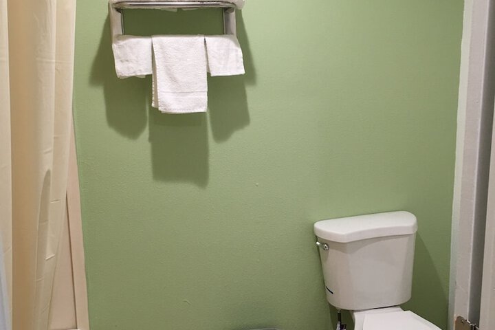 Room 18 of 27