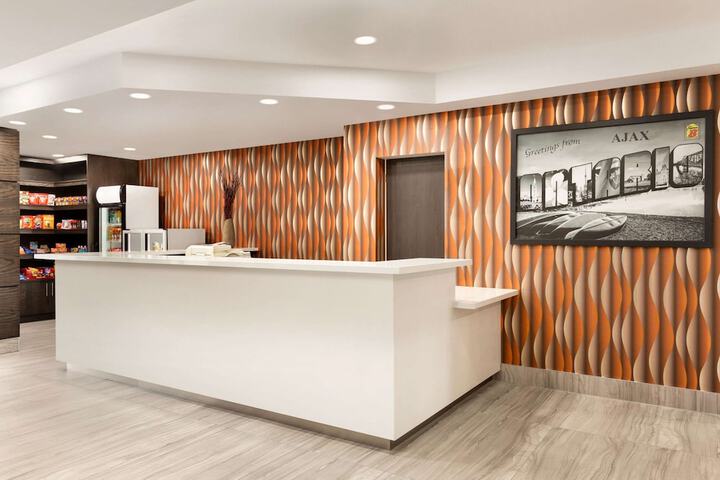 Super 8 by Wyndham Ajax / Toronto On