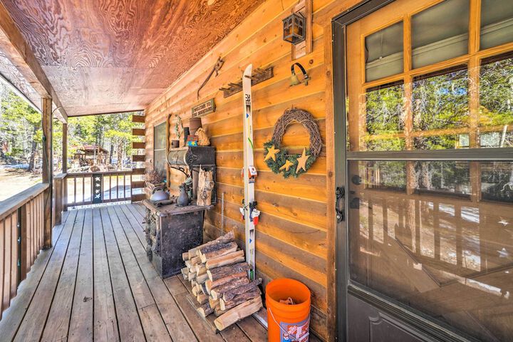Deck Fire Pit & Grill: Log Cabin in Black Hawk