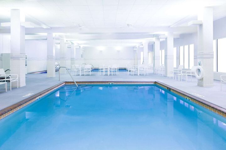 Country Inn & Suites by Radisson Bloomington at Mall of America, MN