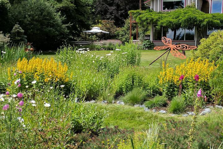 The Bluff on Whidbey B & B