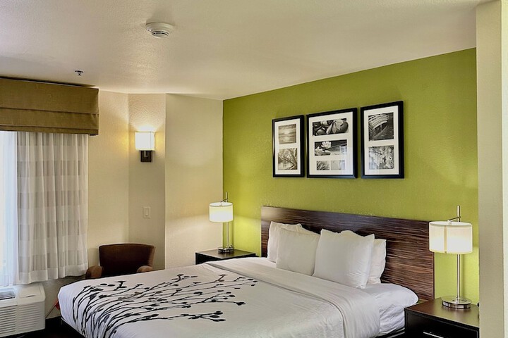 Room 18 of 34