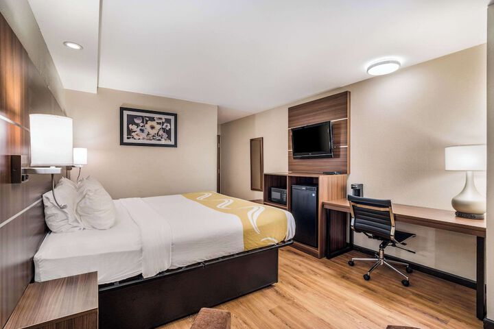 Room 14 of 37