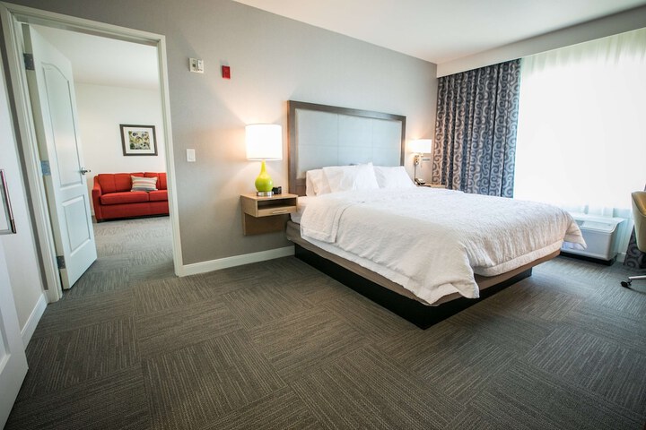 Room 34 of 82