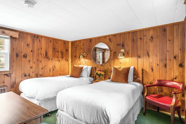 Phoenicia Lodge