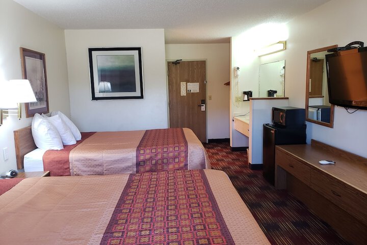 Americas Best Value Inn & Suites Harrisonville