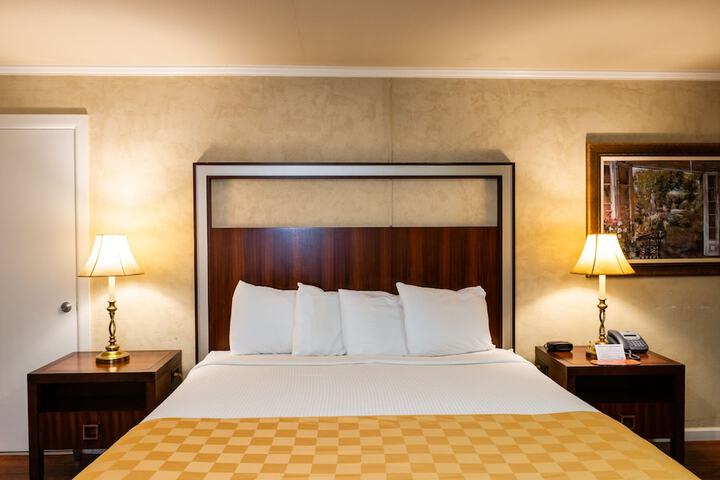 Room 21 of 35