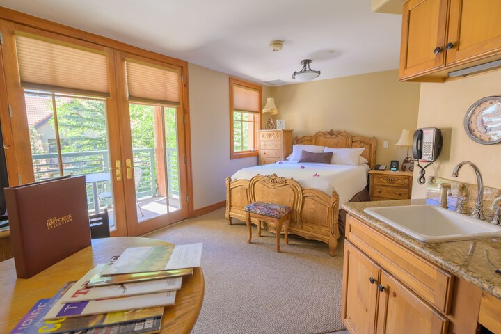 Inn at Lost Creek