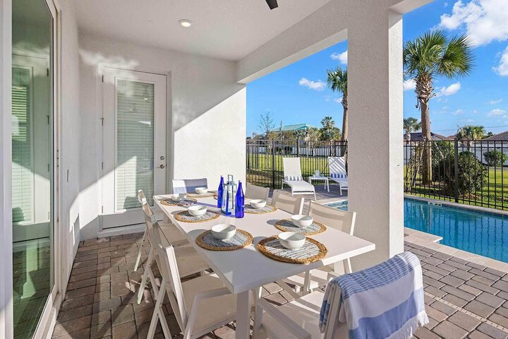 Harbor Island Beach Club Homes by Villatel