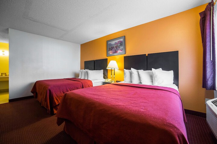Room 17 of 27