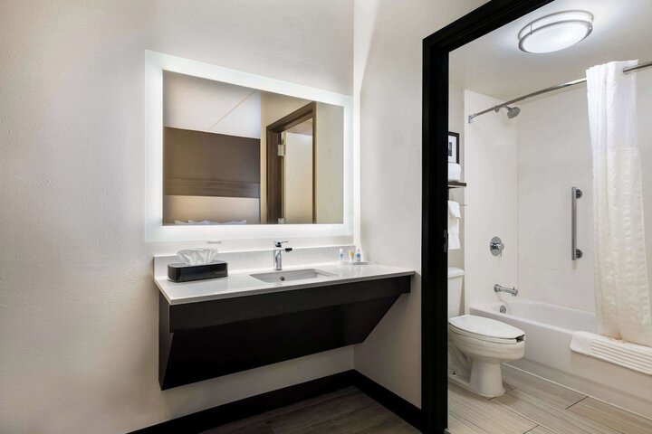 Comfort Suites Northlake