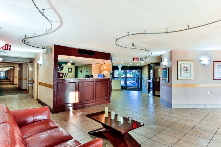 Hotel 3 of 43