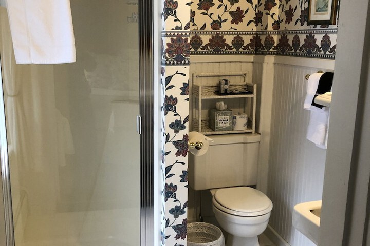 Room 7 of 60