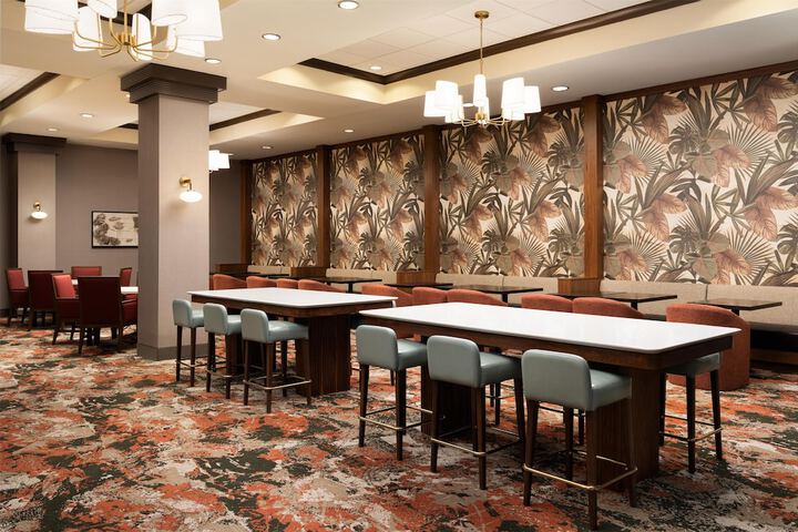 Embassy Suites by Hilton Charleston Airport Convention Ctr