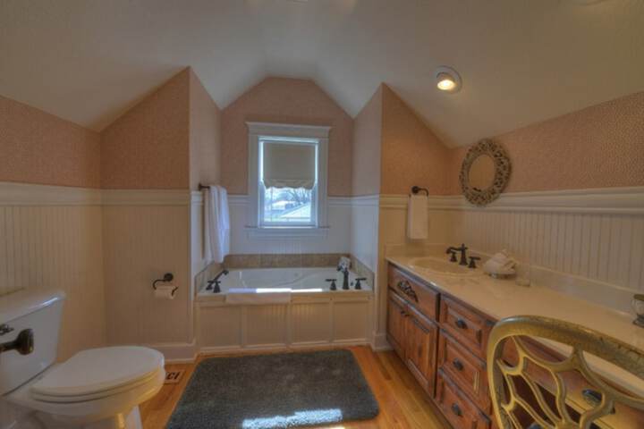 The Victoria B & B