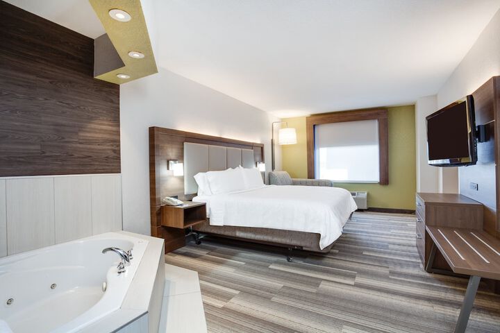 Room 14 of 27