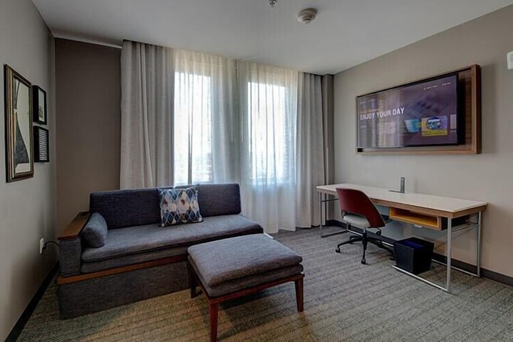 Threefoot Hotel Meridian, a Tribute Portfolio Hotel