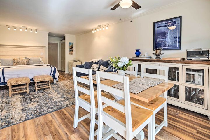 Balcony + Pool Access! Couples Escape in Lake Lure