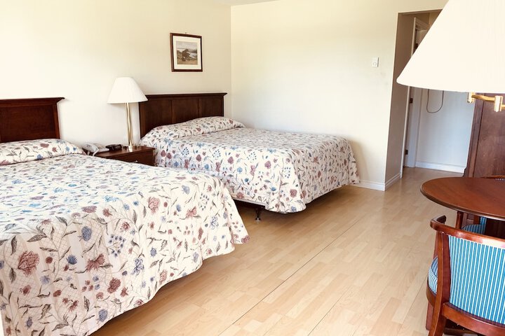 Room 33 of 103