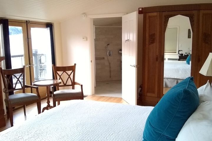 Room 38 of 147