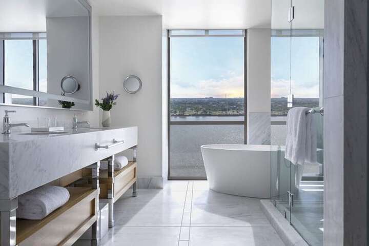 Four Seasons Hotel New Orleans