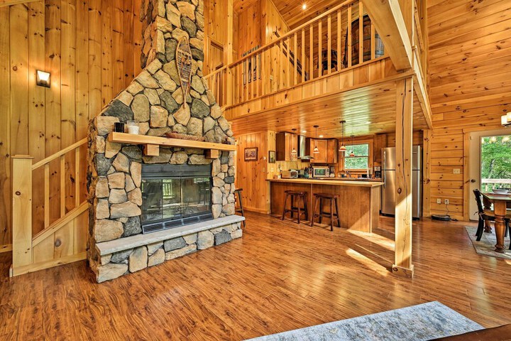 Private Chester Home w / Deck Mins to Skiing!