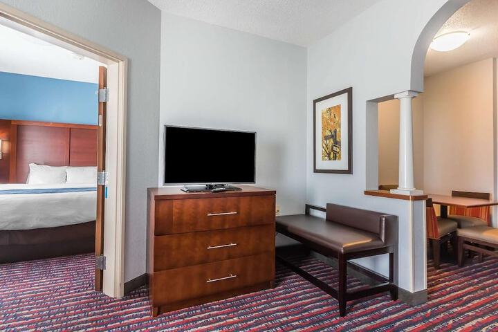 Room 37 of 73