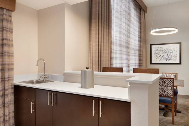 Holiday Inn Express Hotel & Suites Auburn - University Area by IHG