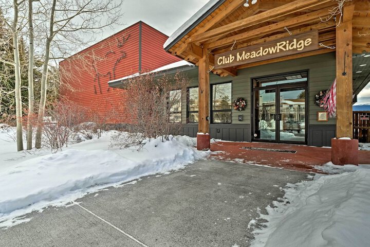 Luxe Fraser Condo: Community Pool and Hot Tub Open