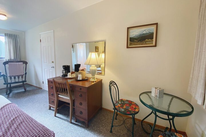 Emerald Valley Inn